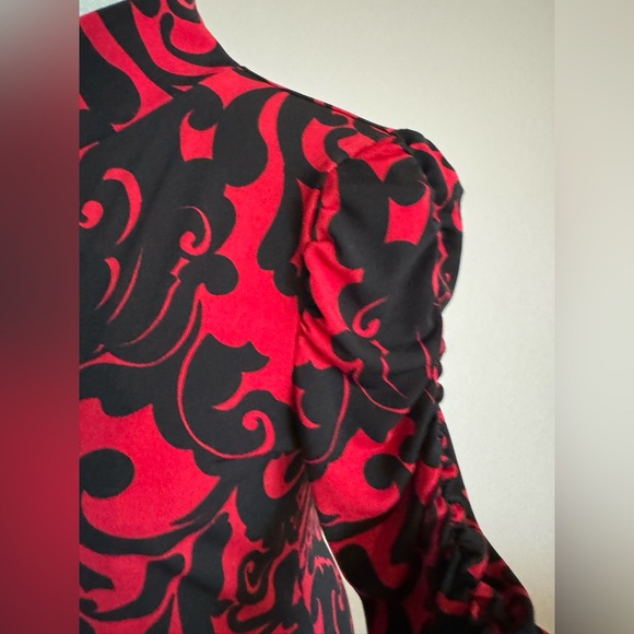 Beautiful Black and Red Dress - Picture 8 of 8